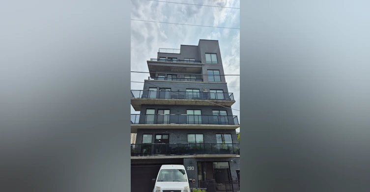 202-293 Viewmount Avenue, Toronto, ON, M6B 3H8