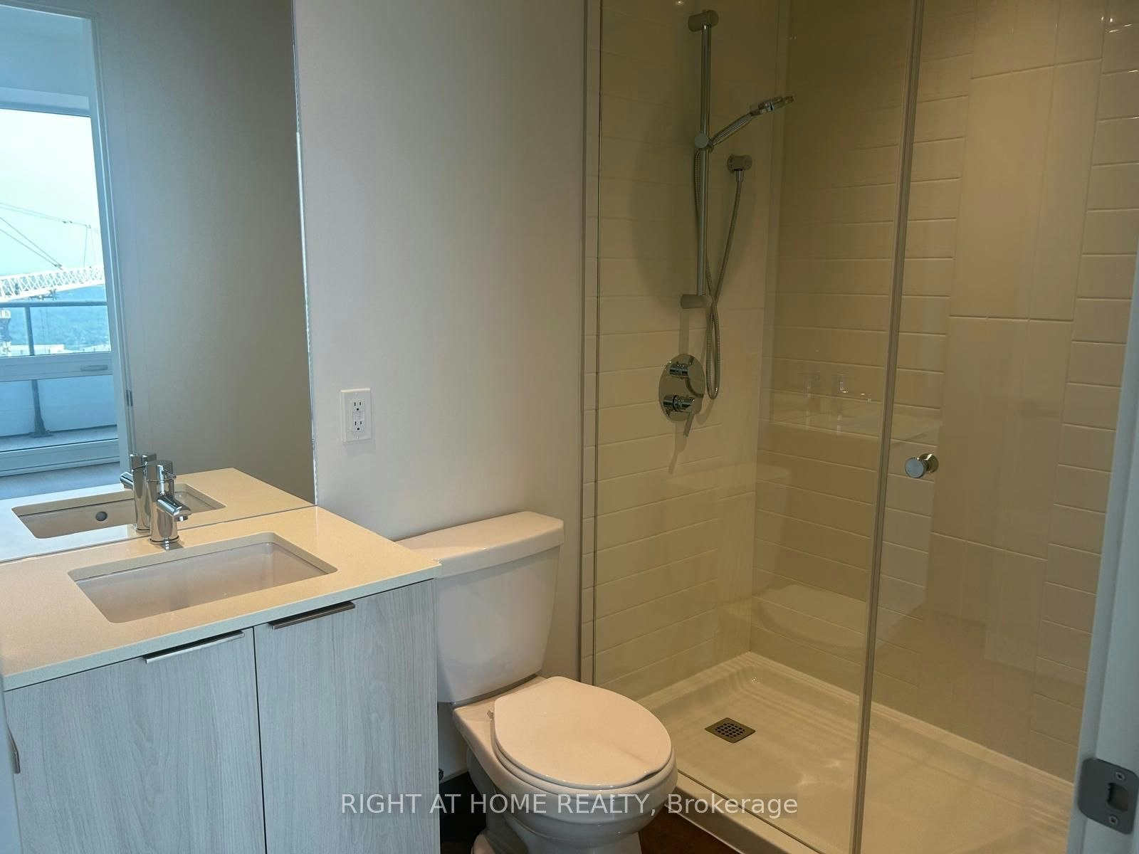 5612-448 Burnhamthorpe Road W, Mississauga, ON, L4W 2A6 - 5