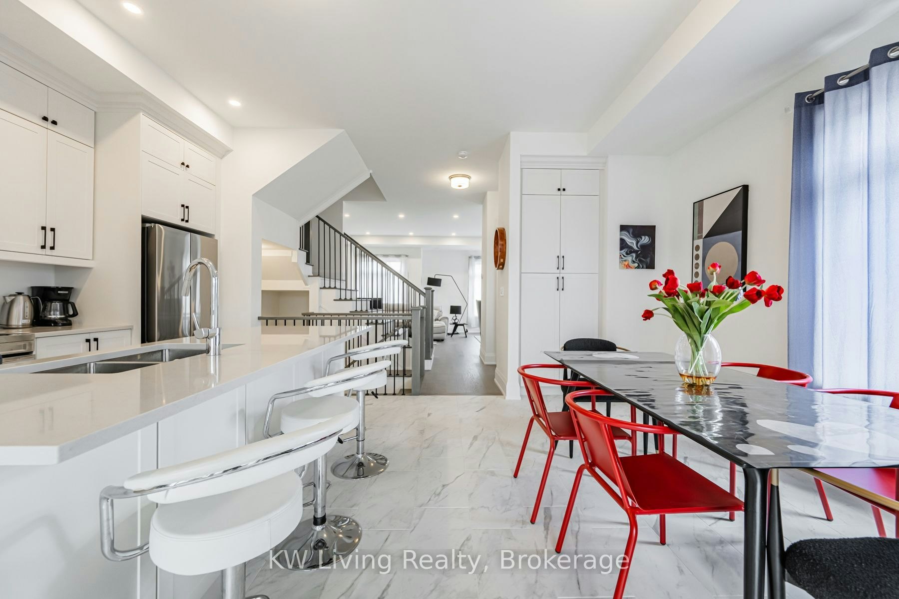 3296 Taha Gardens, Oakville, ON, L6M 5S6 - 4