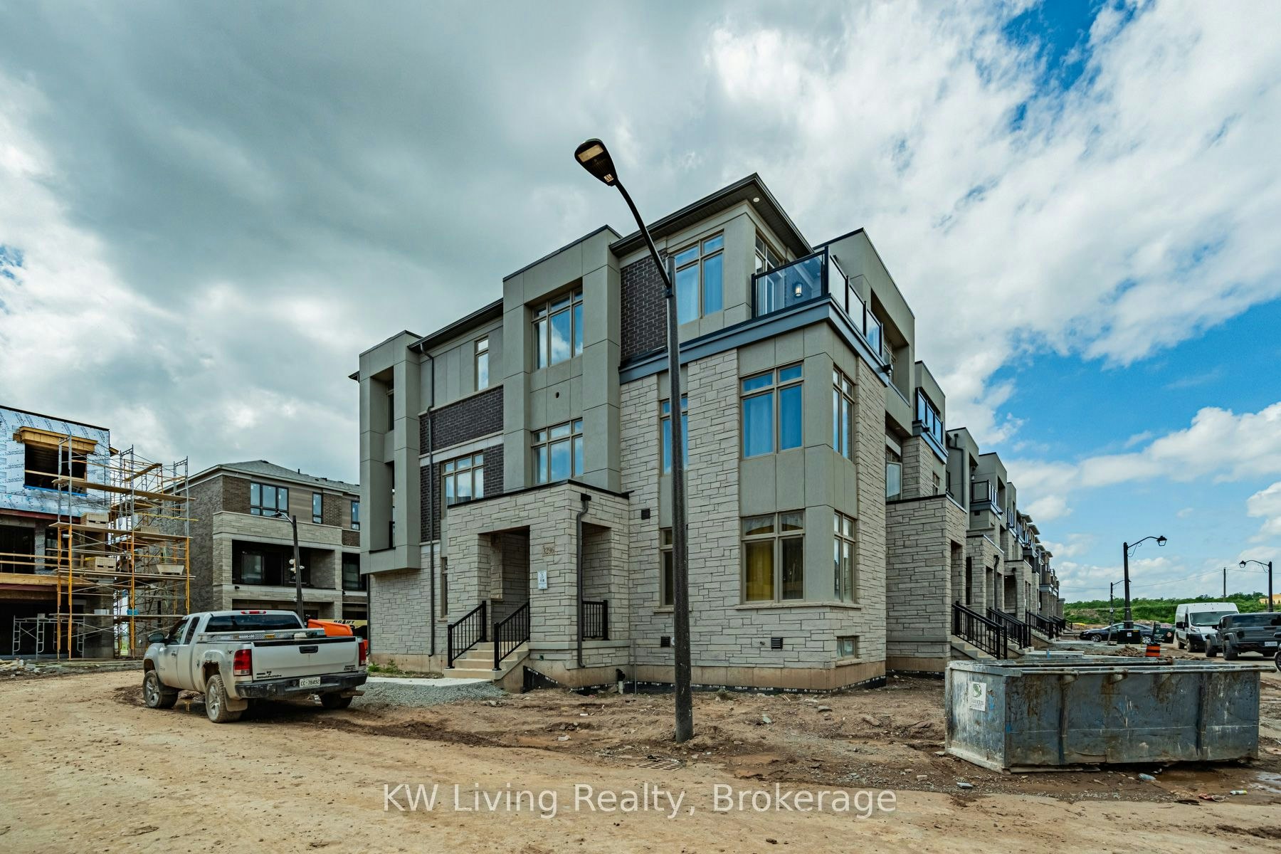 3296 Taha Gardens, Oakville, ON, L6M 5S6