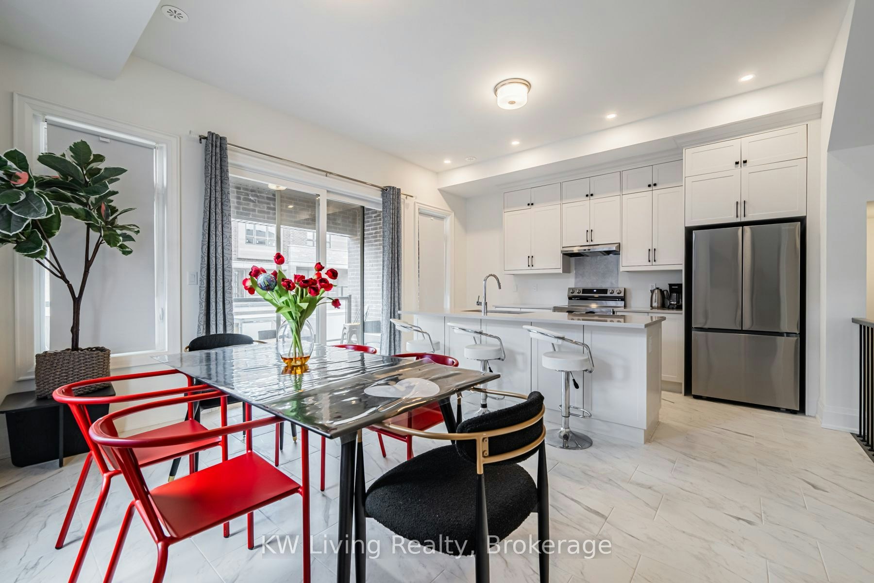 3296 Taha Gardens, Oakville, ON, L6M 5S6 - 3