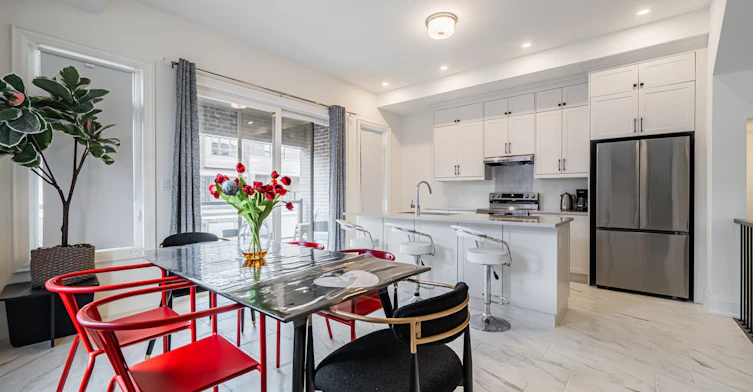 3296 Taha Gardens, Oakville, ON, L6M 5S6 - 3
