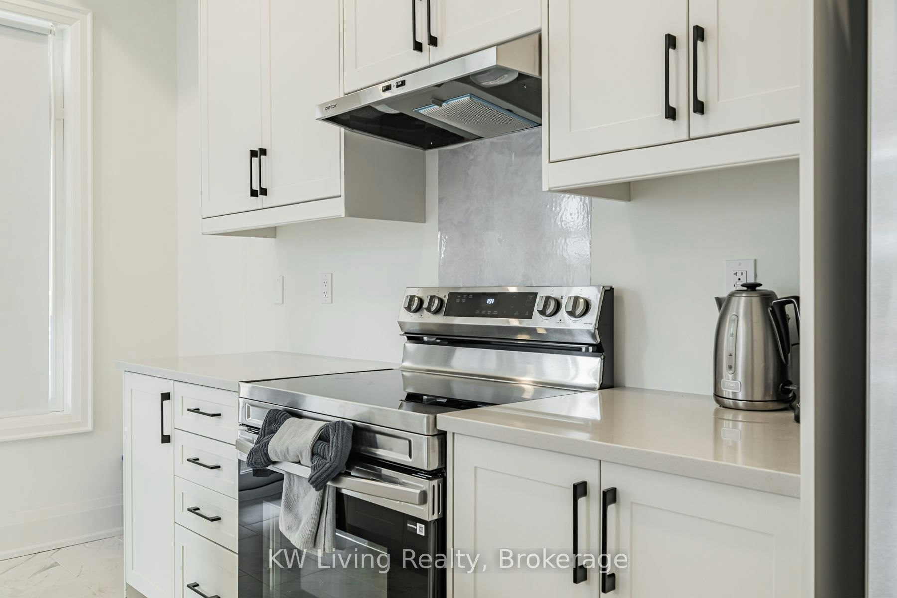3296 Taha Gardens, Oakville, ON, L6M 5S6 - 9