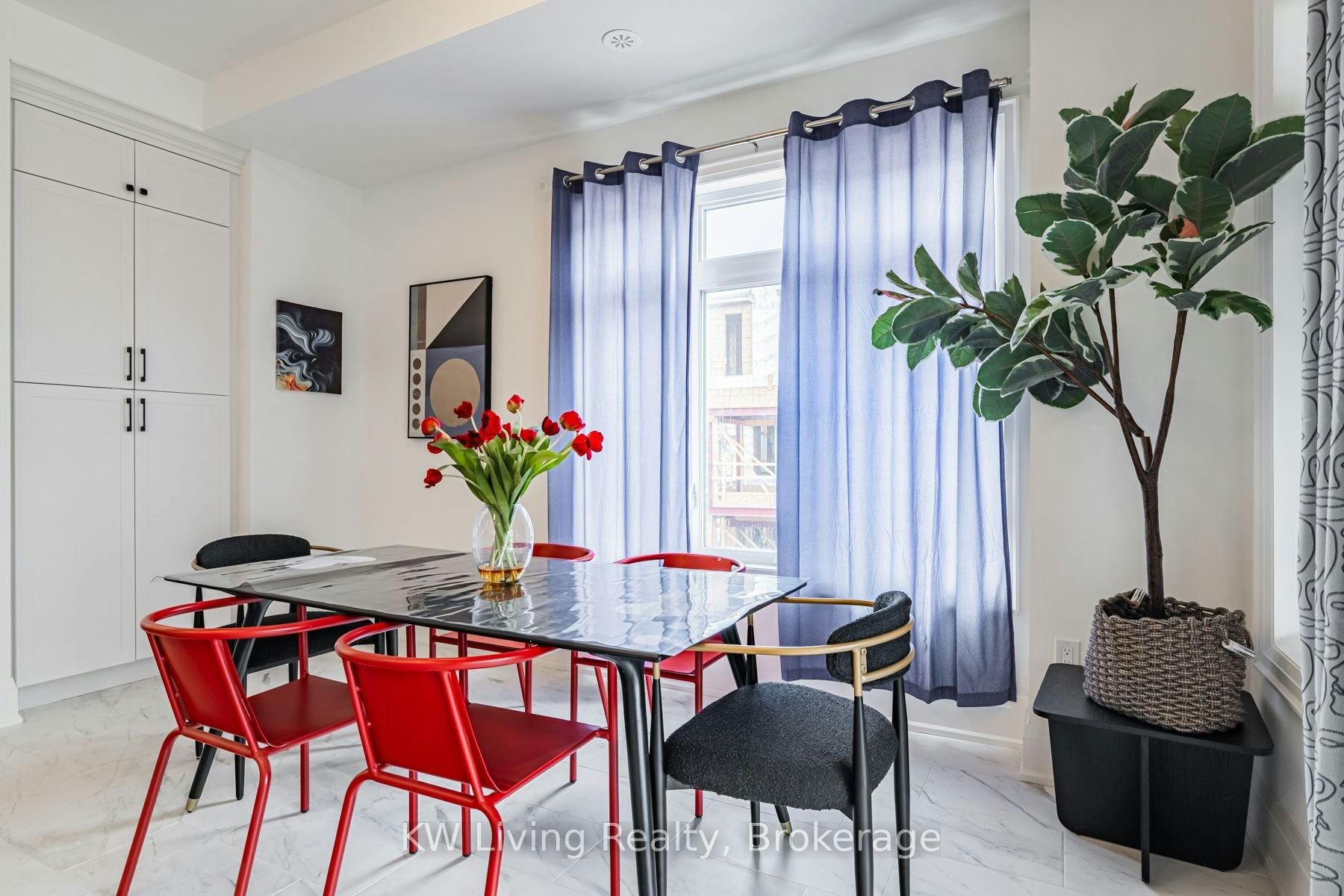 3296 Taha Gardens, Oakville, ON, L6M 5S6 - 5
