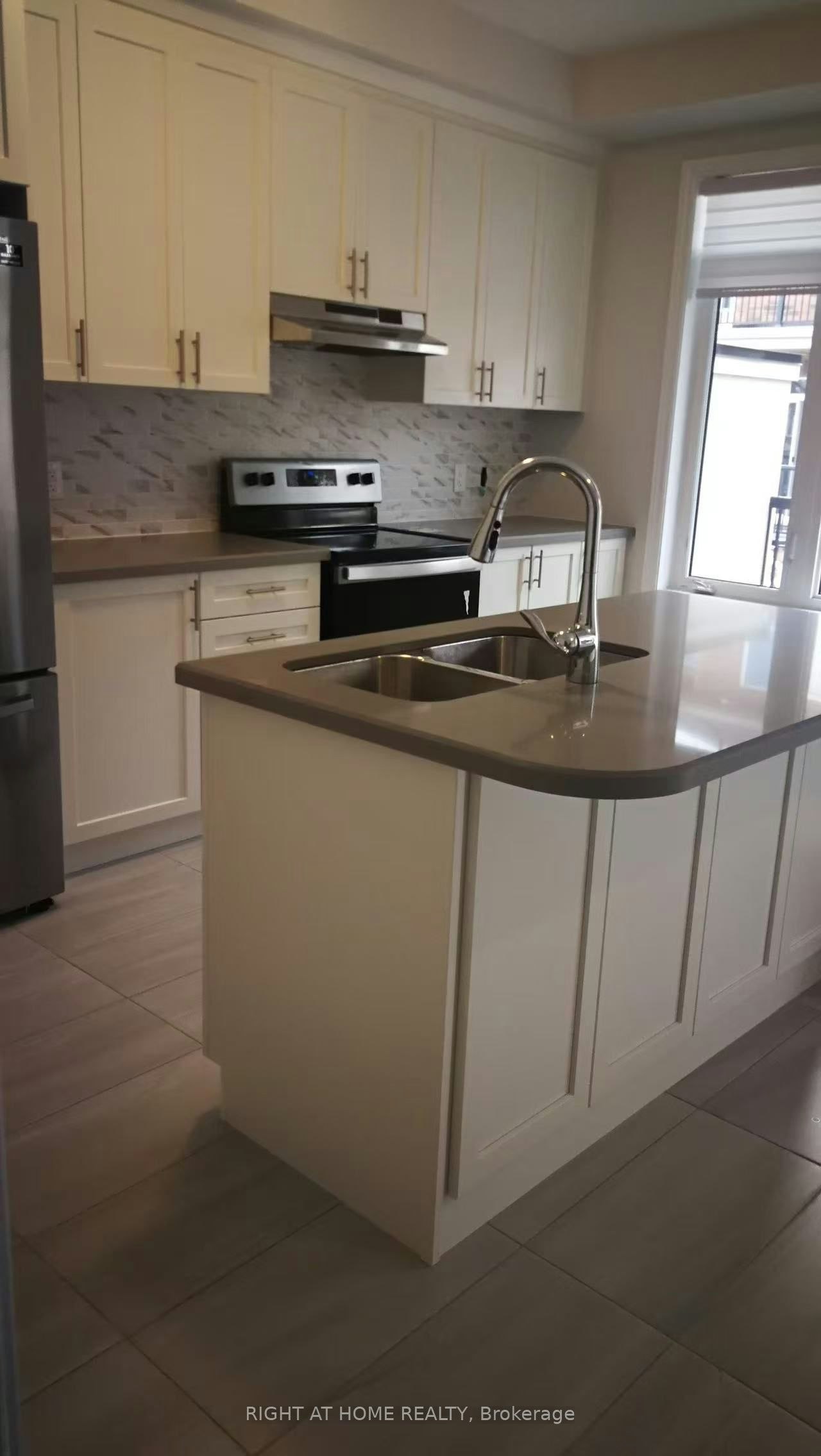 3312 Erasmum Street, Oakville, ON, L6M 4J9 - 5
