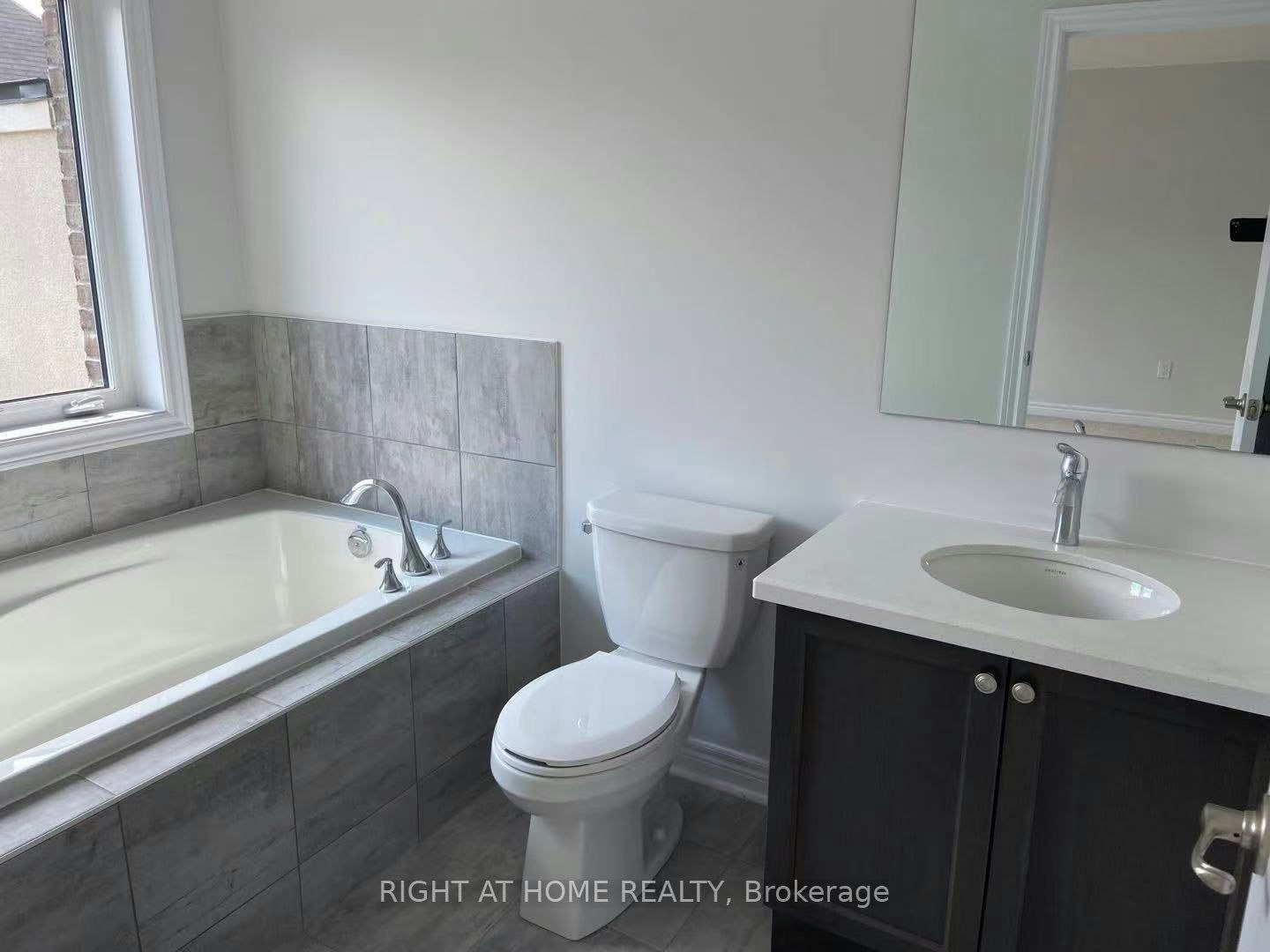 3312 Erasmum Street, Oakville, ON, L6M 4J9 - 8