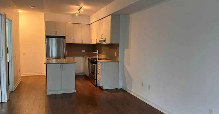 306-2560 Eglinton Avenue W, Mississauga, ON, L5M 0Y3