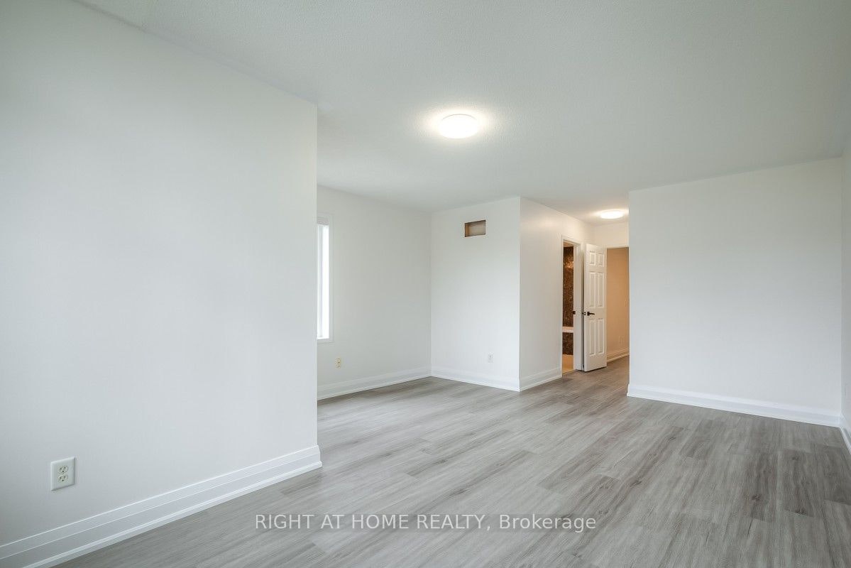 7401 Village Walk, Mississauga, ON, L5W 1X6 - 20