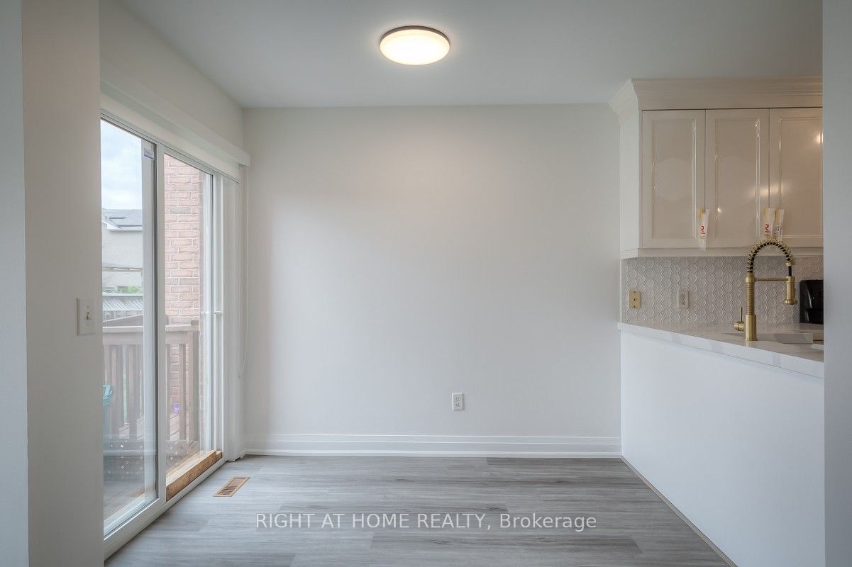 7401 Village Walk, Mississauga, ON, L5W 1X6 - 15