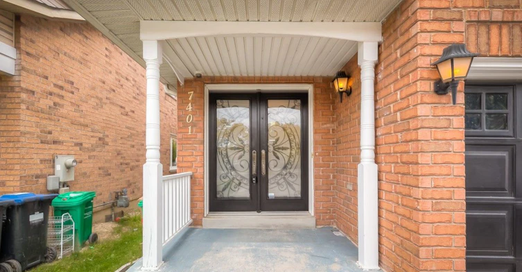 7401 Village Walk, Mississauga, ON, L5W 1X6