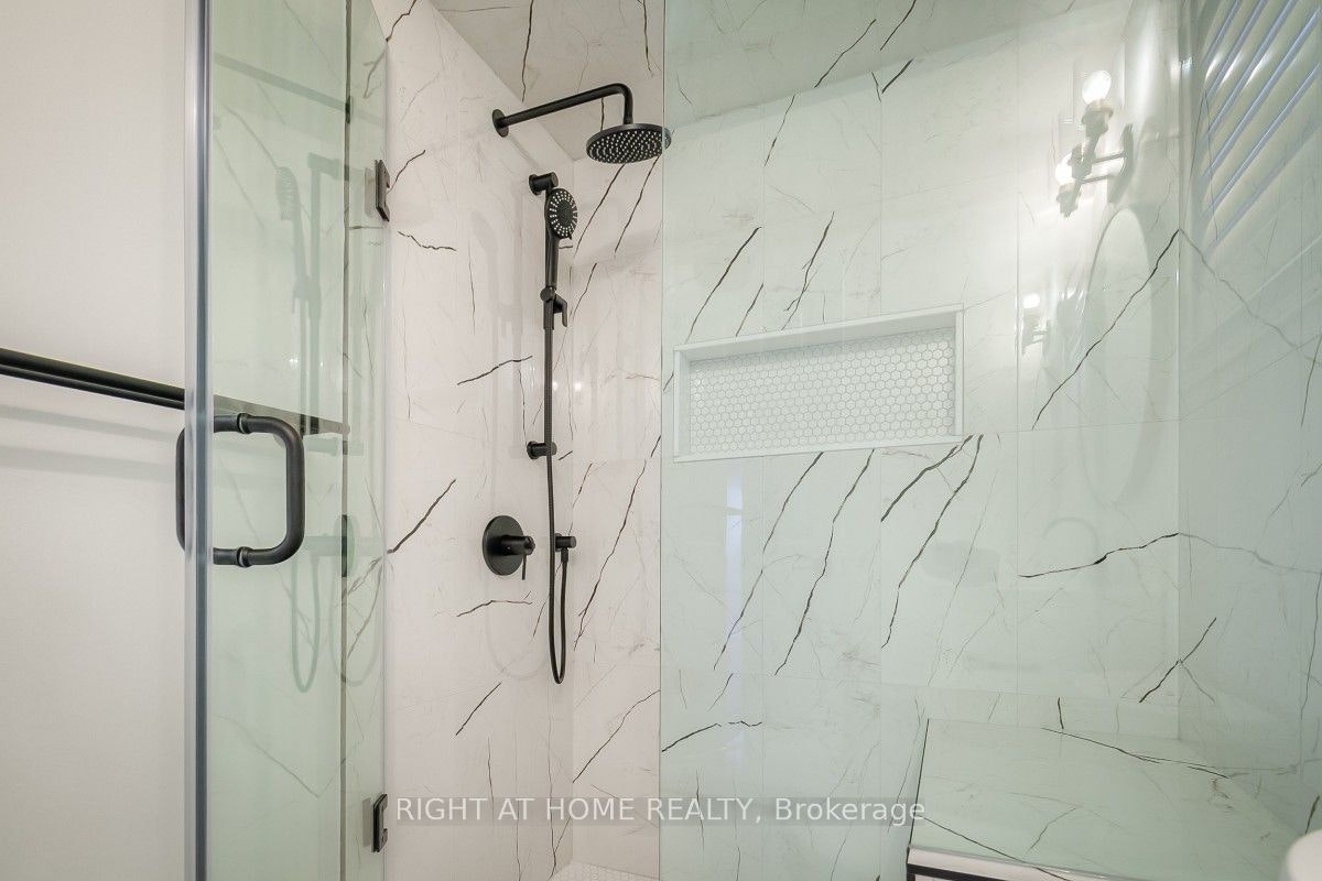 7401 Village Walk, Mississauga, ON, L5W 1X6 - 29