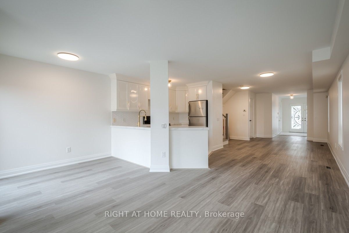 7401 Village Walk, Mississauga, ON, L5W 1X6 - 10