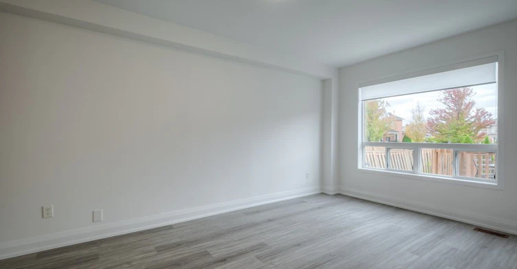 7401 Village Walk, Mississauga, ON, L5W 1X6 - 9
