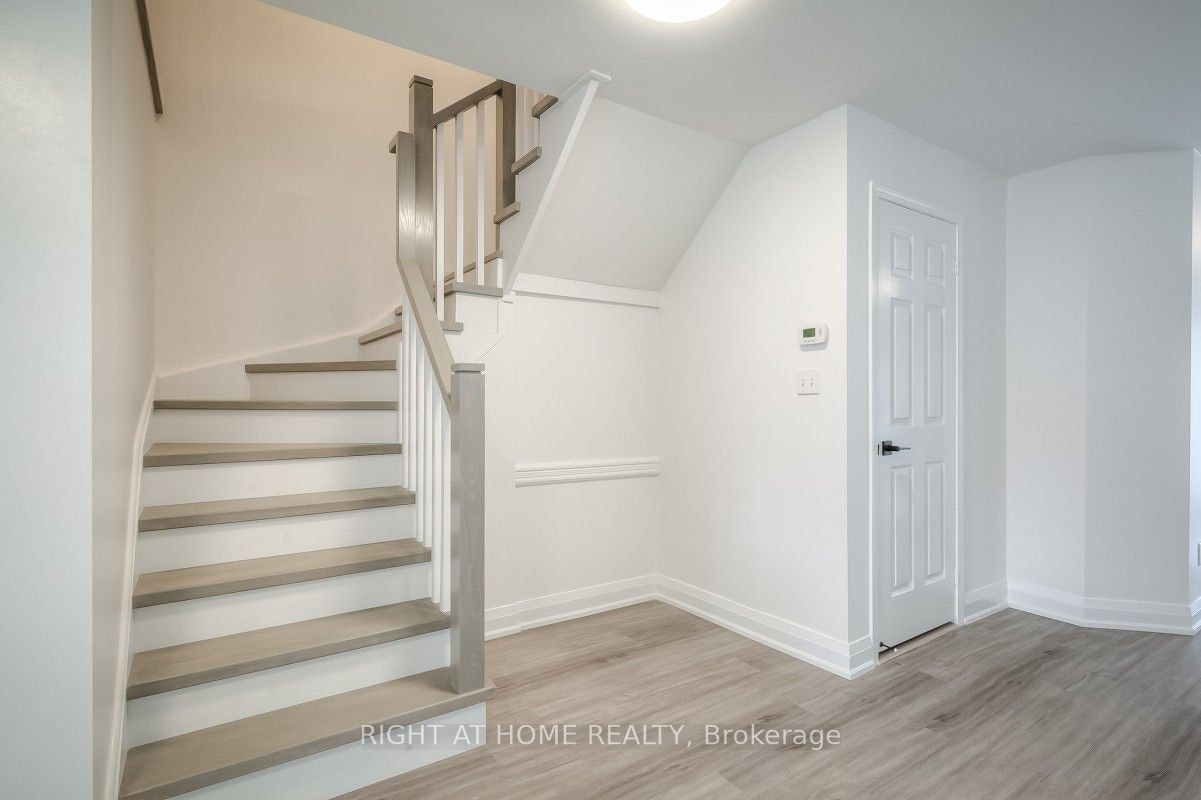 7401 Village Walk, Mississauga, ON, L5W 1X6 - 17