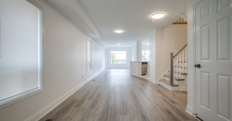 7401 Village Walk, Mississauga, ON, L5W 1X6 - 6
