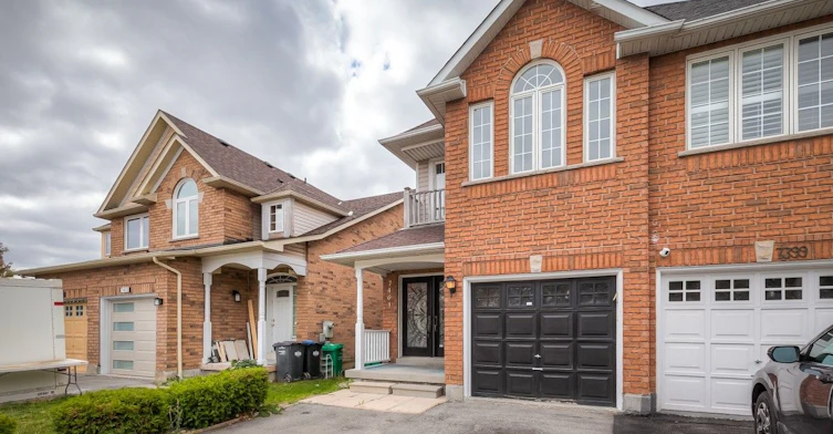 7401 Village Walk, Mississauga, ON, L5W 1X6 - 3