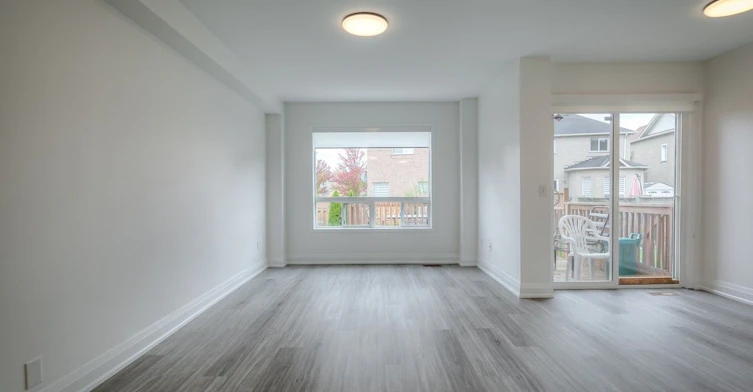 7401 Village Walk, Mississauga, ON, L5W 1X6 - 8