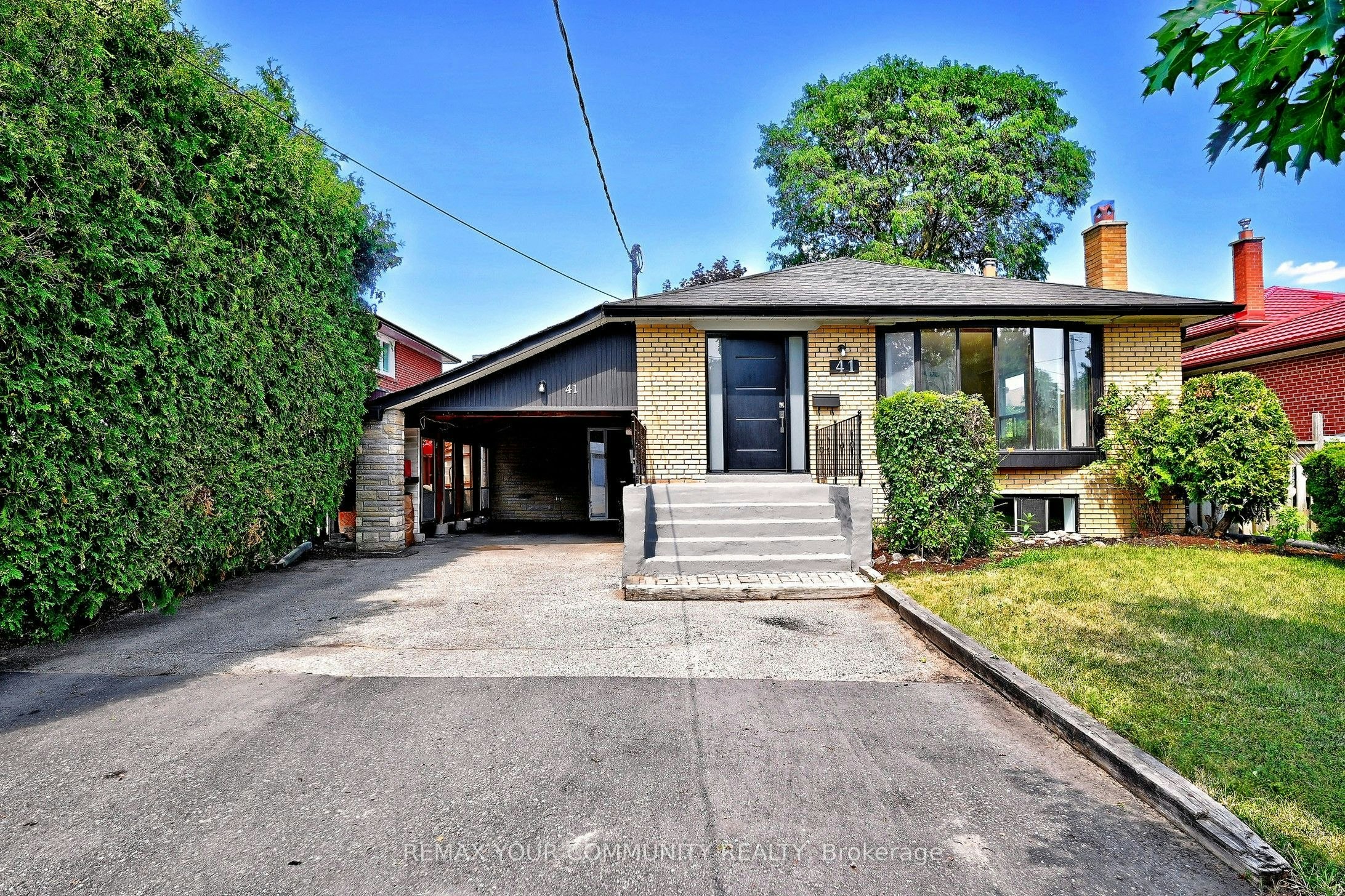 41 Stanwood Crescent, Toronto, ON, M9M 2A2
