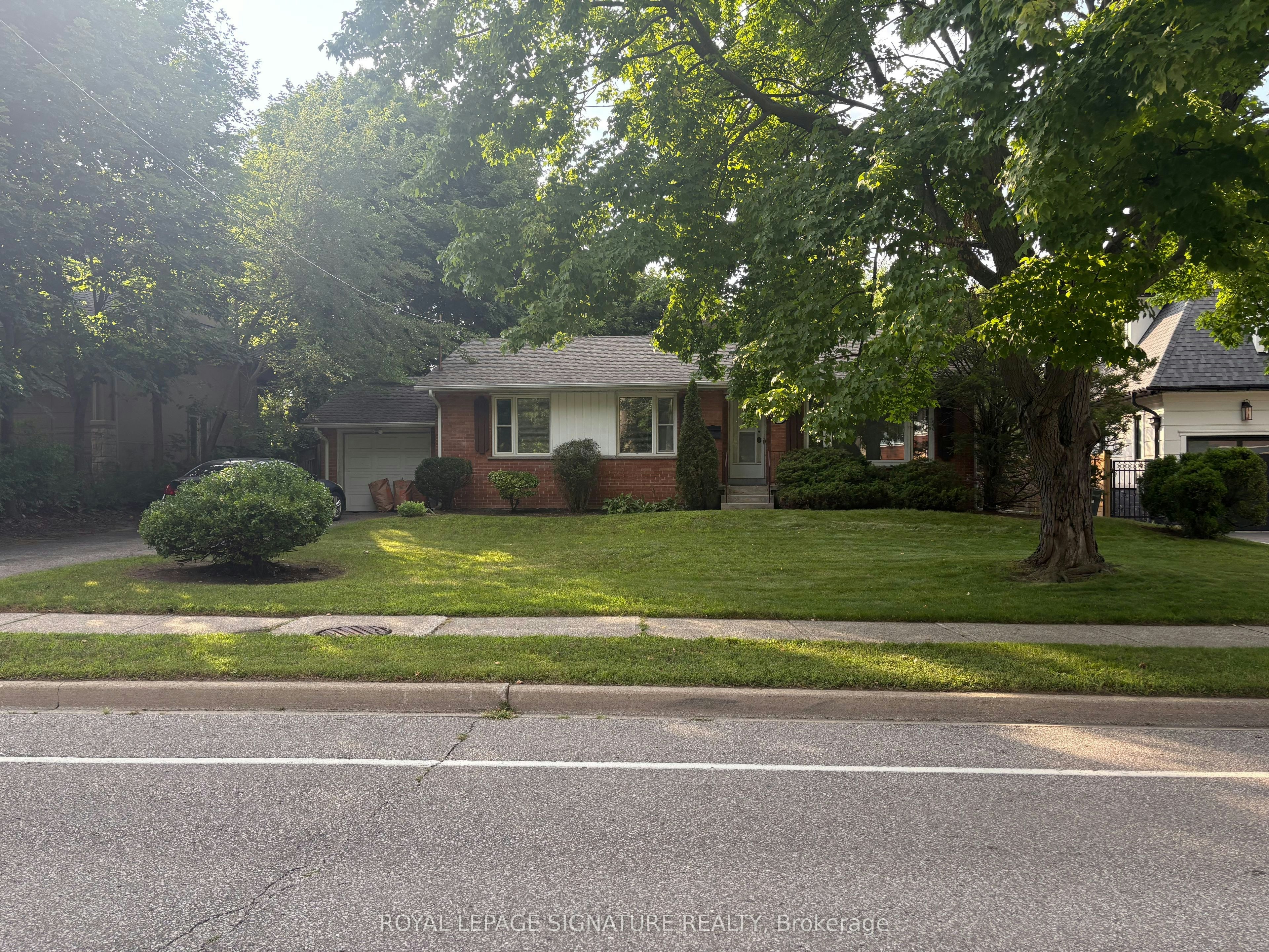 2067 Devon Road, Oakville, ON, L6J 2N1 - 2