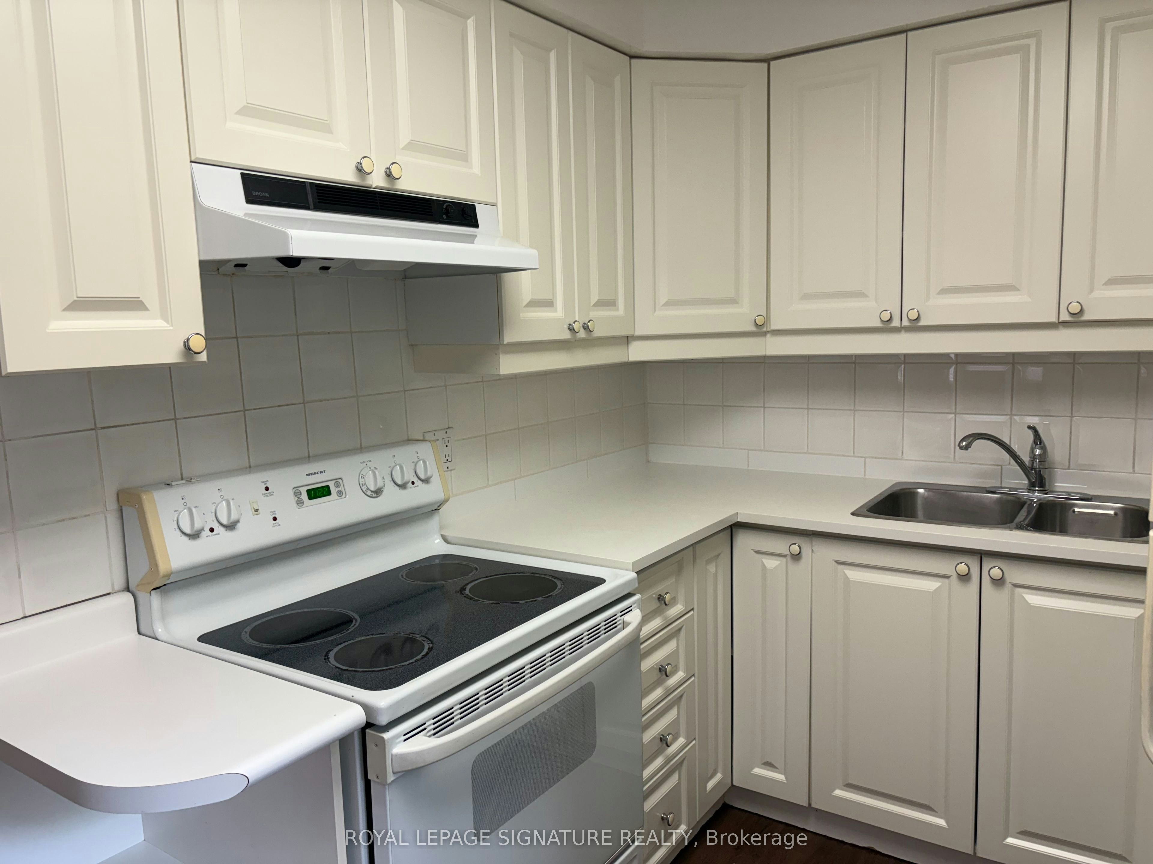 2067 Devon Road, Oakville, ON, L6J 2N1 - 10
