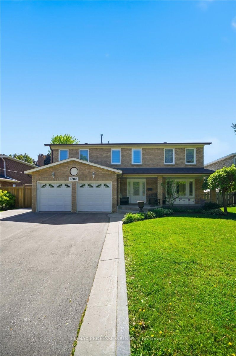 1708 Woodeden Drive, Mississauga, ON, L5H 3S5