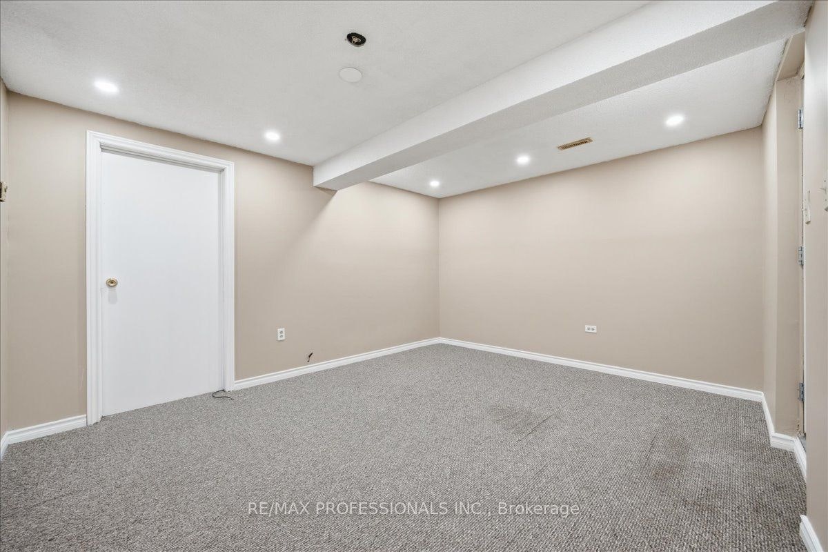 1708 Woodeden Drive, Mississauga, ON, L5H 3S5 - 12