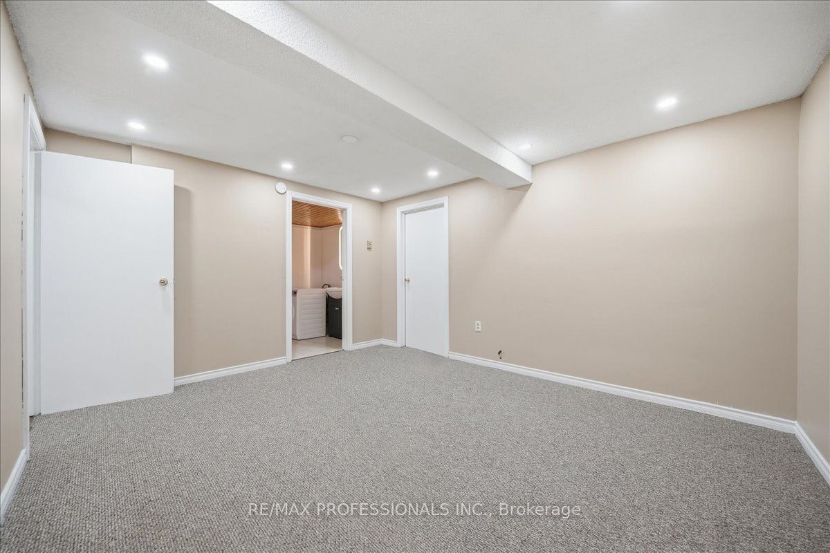1708 Woodeden Drive, Mississauga, ON, L5H 3S5 - 13