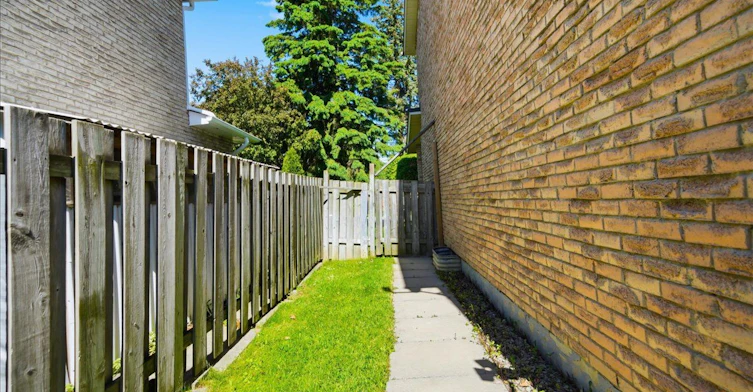 1708 Woodeden Drive, Mississauga, ON, L5H 3S5 - 9