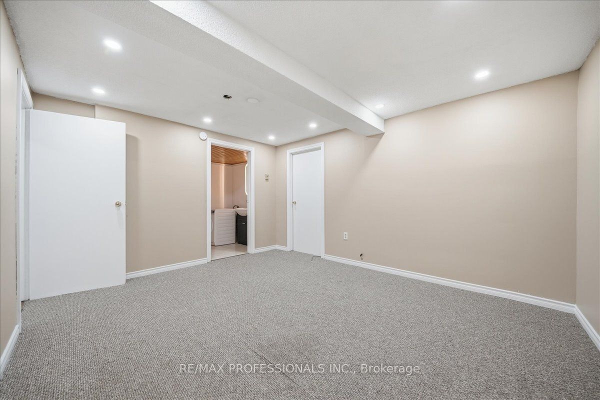 1708 Woodeden Drive, Mississauga, ON, L5H 3S5 - 14