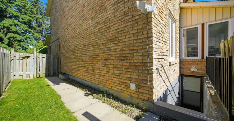 1708 Woodeden Drive, Mississauga, ON, L5H 3S5 - 8
