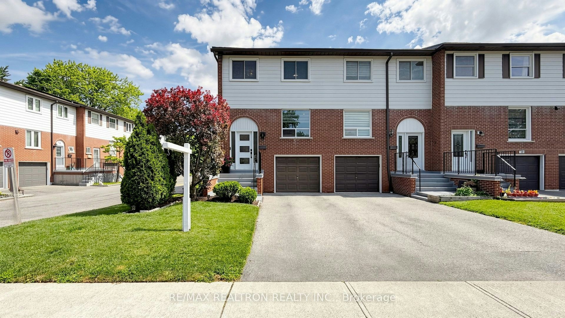 18-2445 Homelands Drive, Mississauga, ON, L5K 2C6