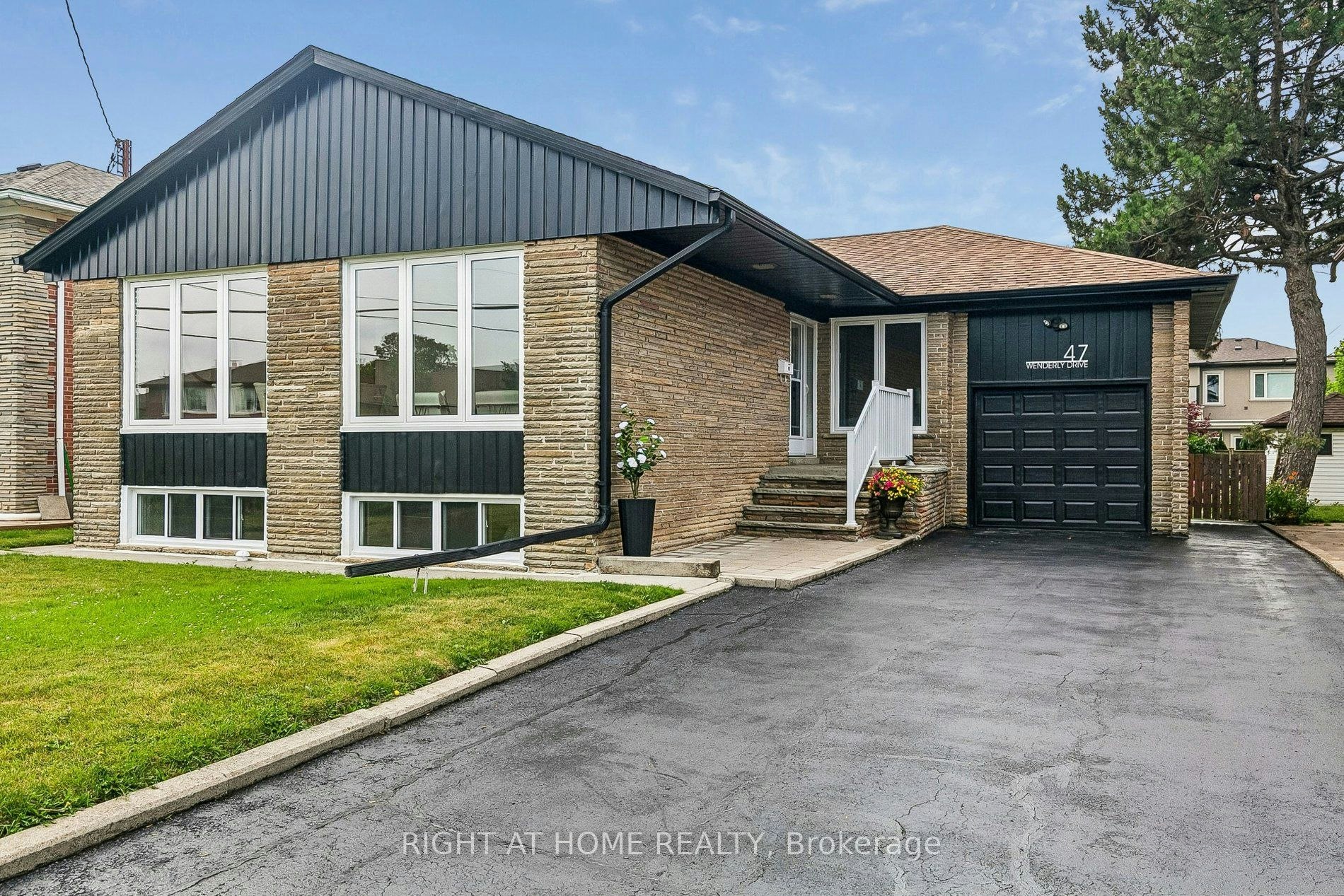 47 Wenderly Drive, Toronto, ON, M6B 2P1