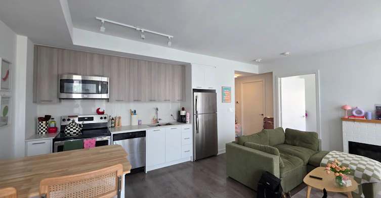 210-180 Veterans Drive, Brampton, ON, L7A 5G7 - 5