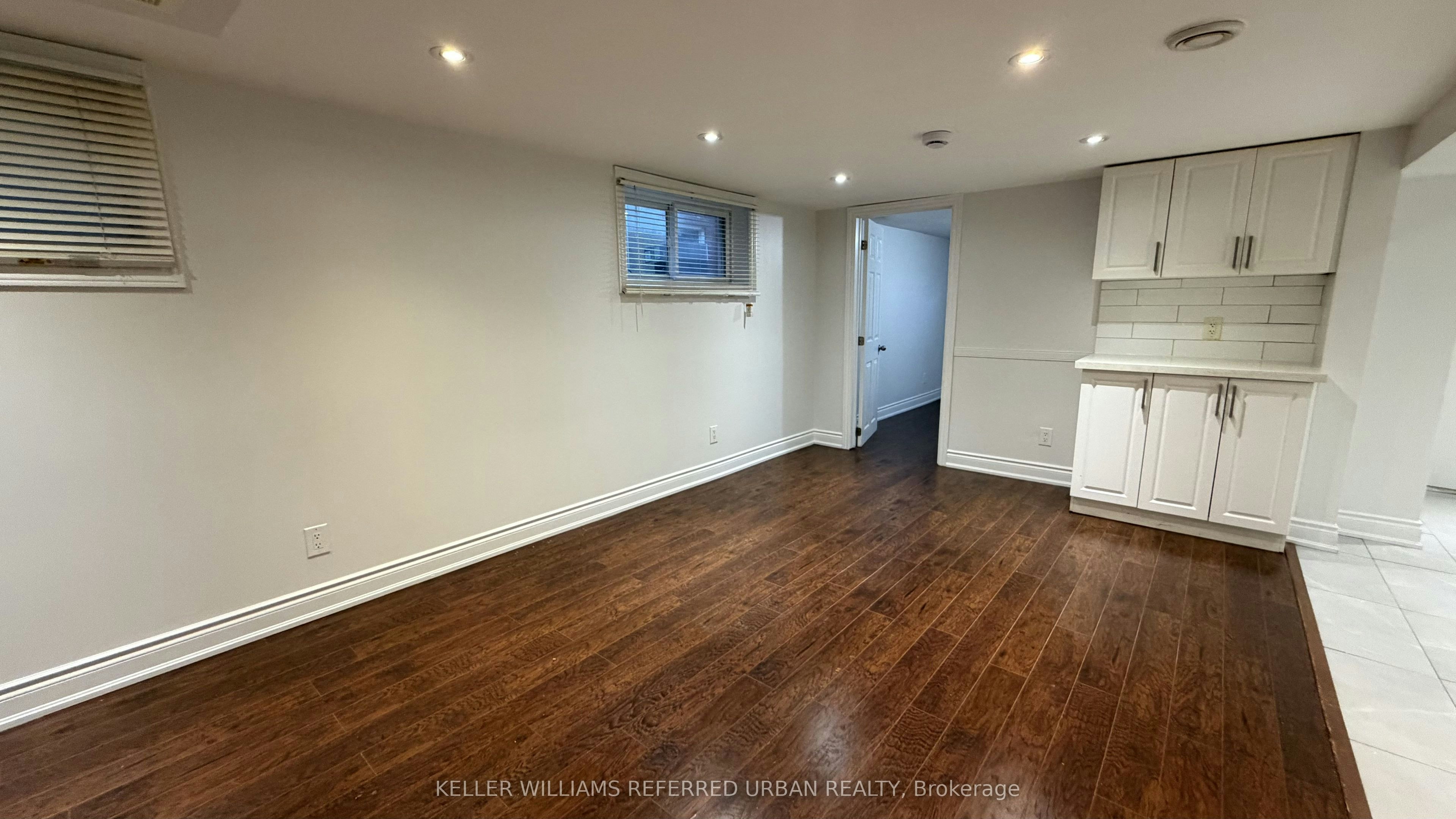 Lower-343 Ranee Avenue, Toronto, ON, M6A 1N9 - 12