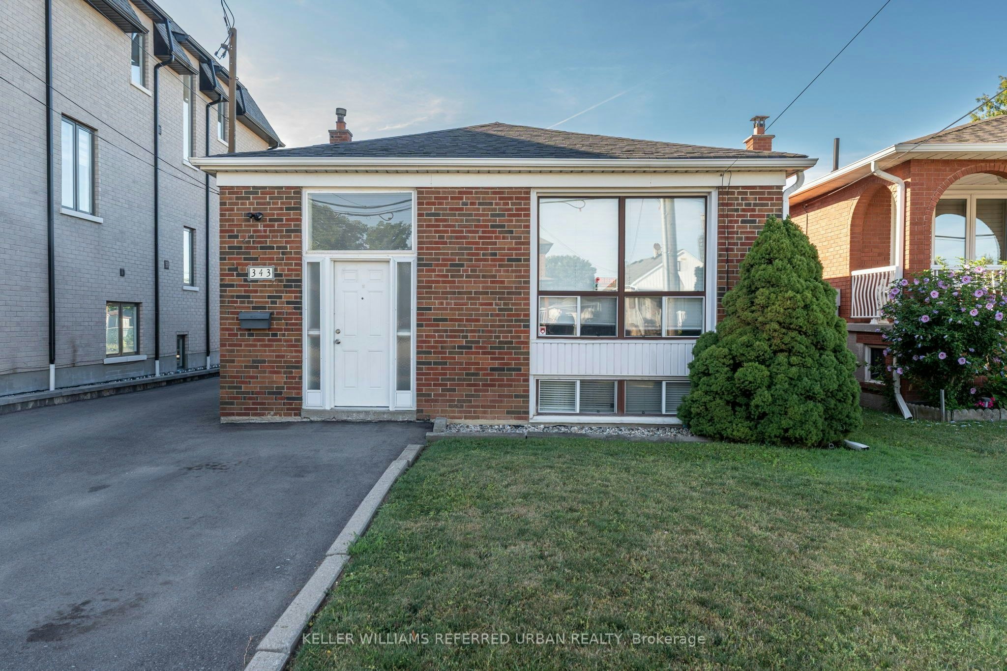 Lower-343 Ranee Avenue, Toronto, ON, M6A 1N9