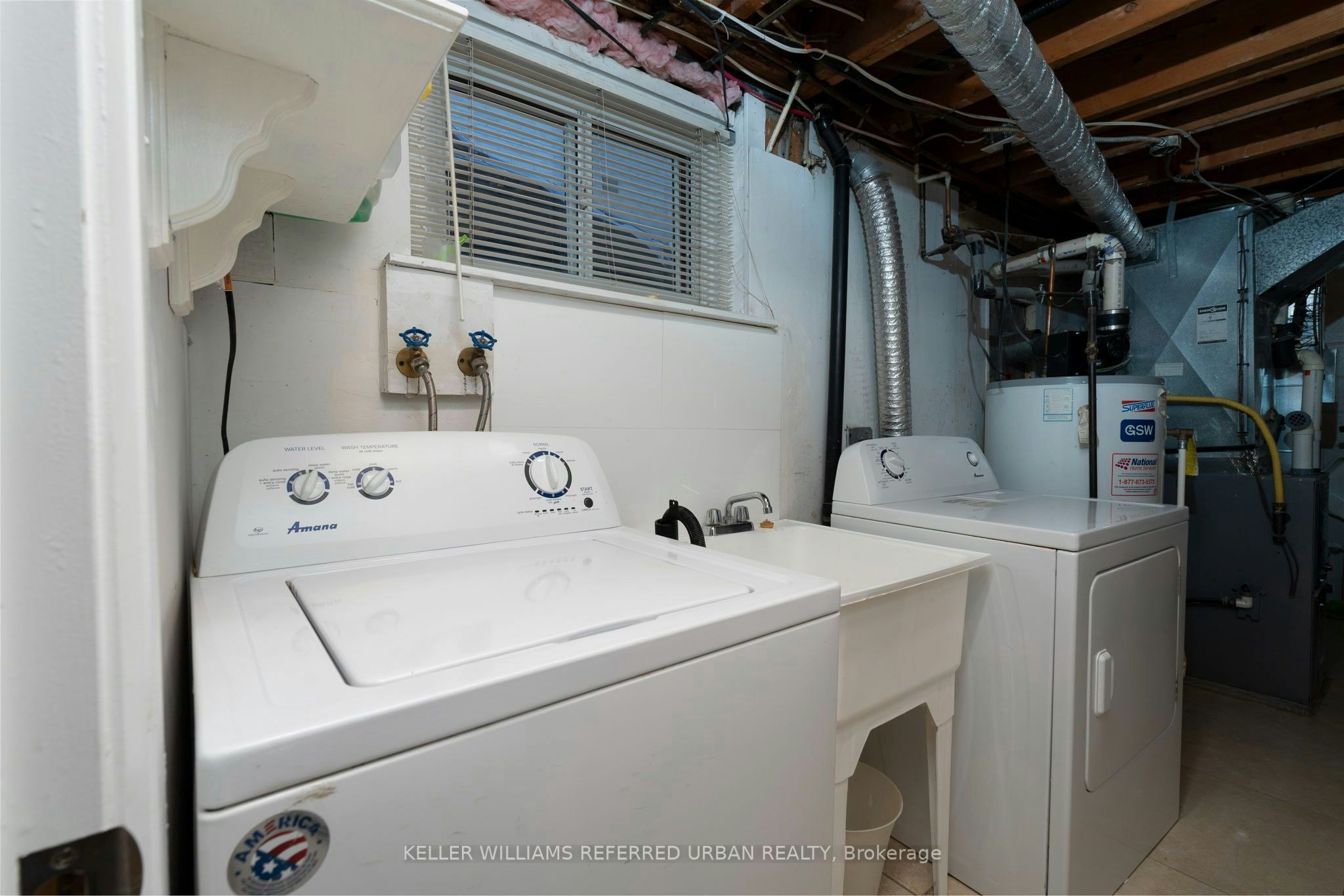 Lower-343 Ranee Avenue, Toronto, ON, M6A 1N9 - 5
