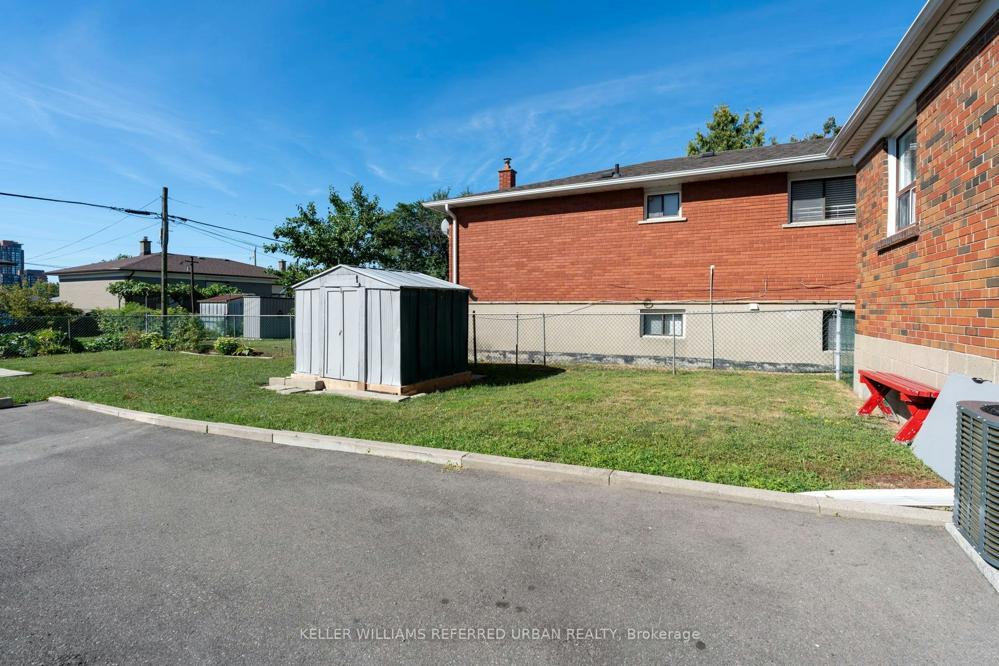 Lower-343 Ranee Avenue, Toronto, ON, M6A 1N9 - 7