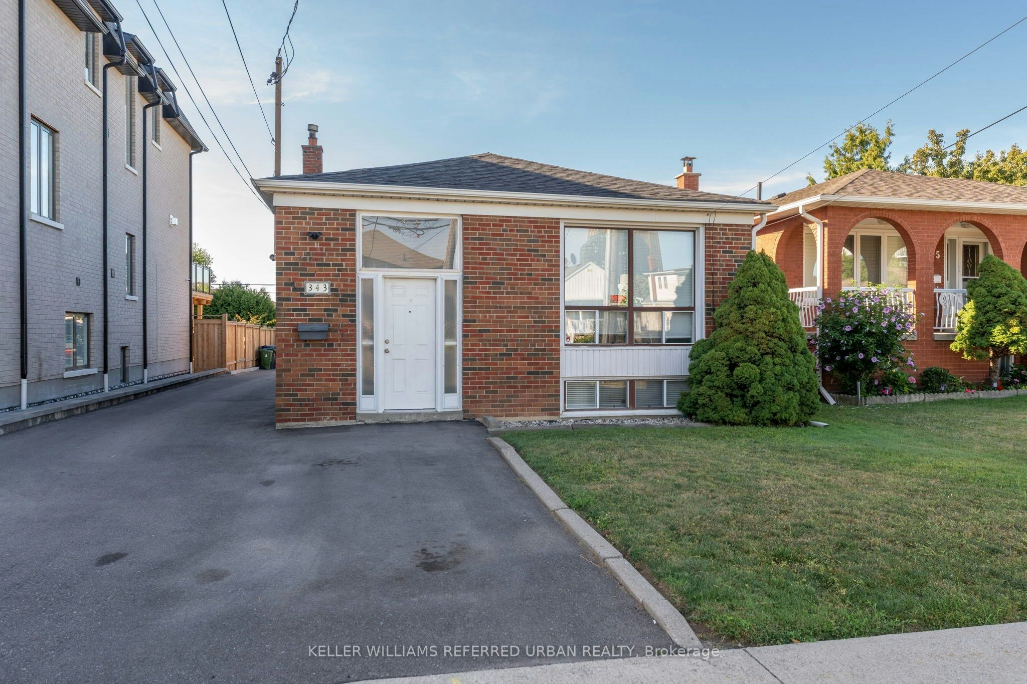 Lower-343 Ranee Avenue, Toronto, ON, M6A 1N9 - 2