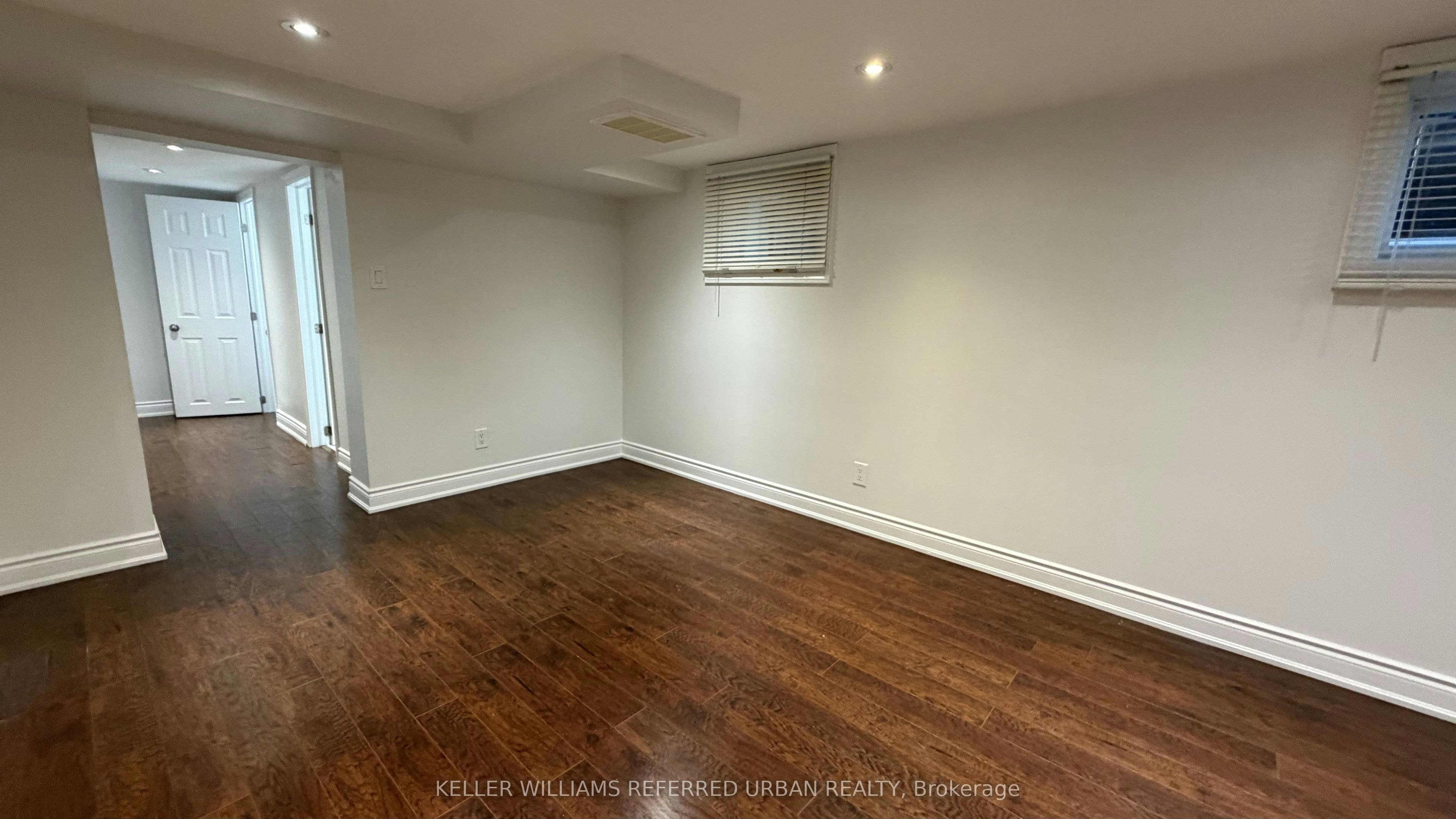 Lower-343 Ranee Avenue, Toronto, ON, M6A 1N9 - 11