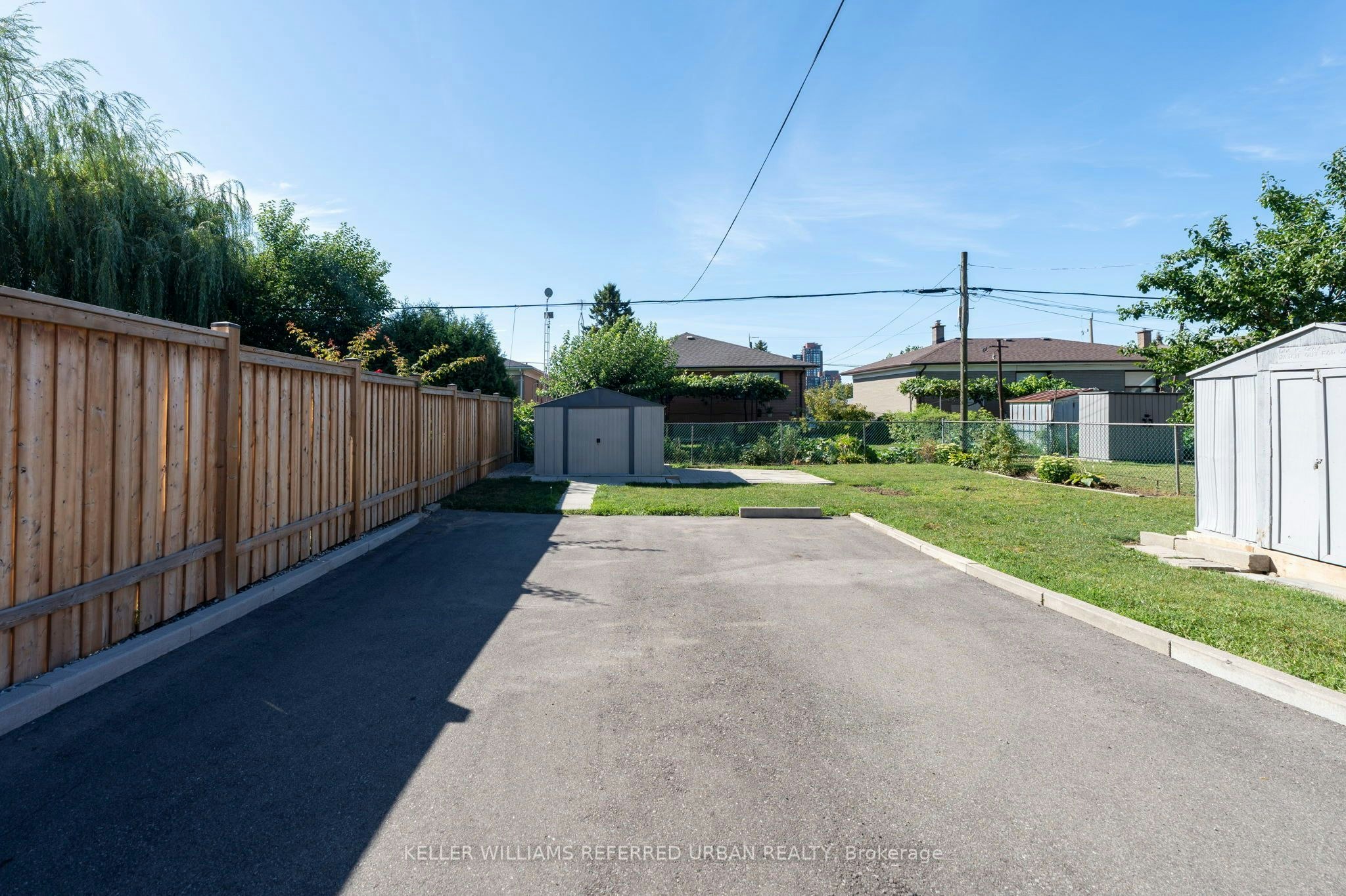 Lower-343 Ranee Avenue, Toronto, ON, M6A 1N9 - 6