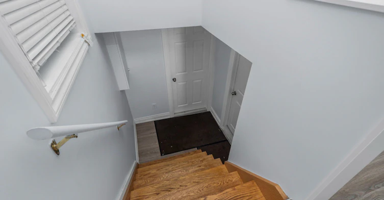 Lower-343 Ranee Avenue, Toronto, ON, M6A 1N9 - 4