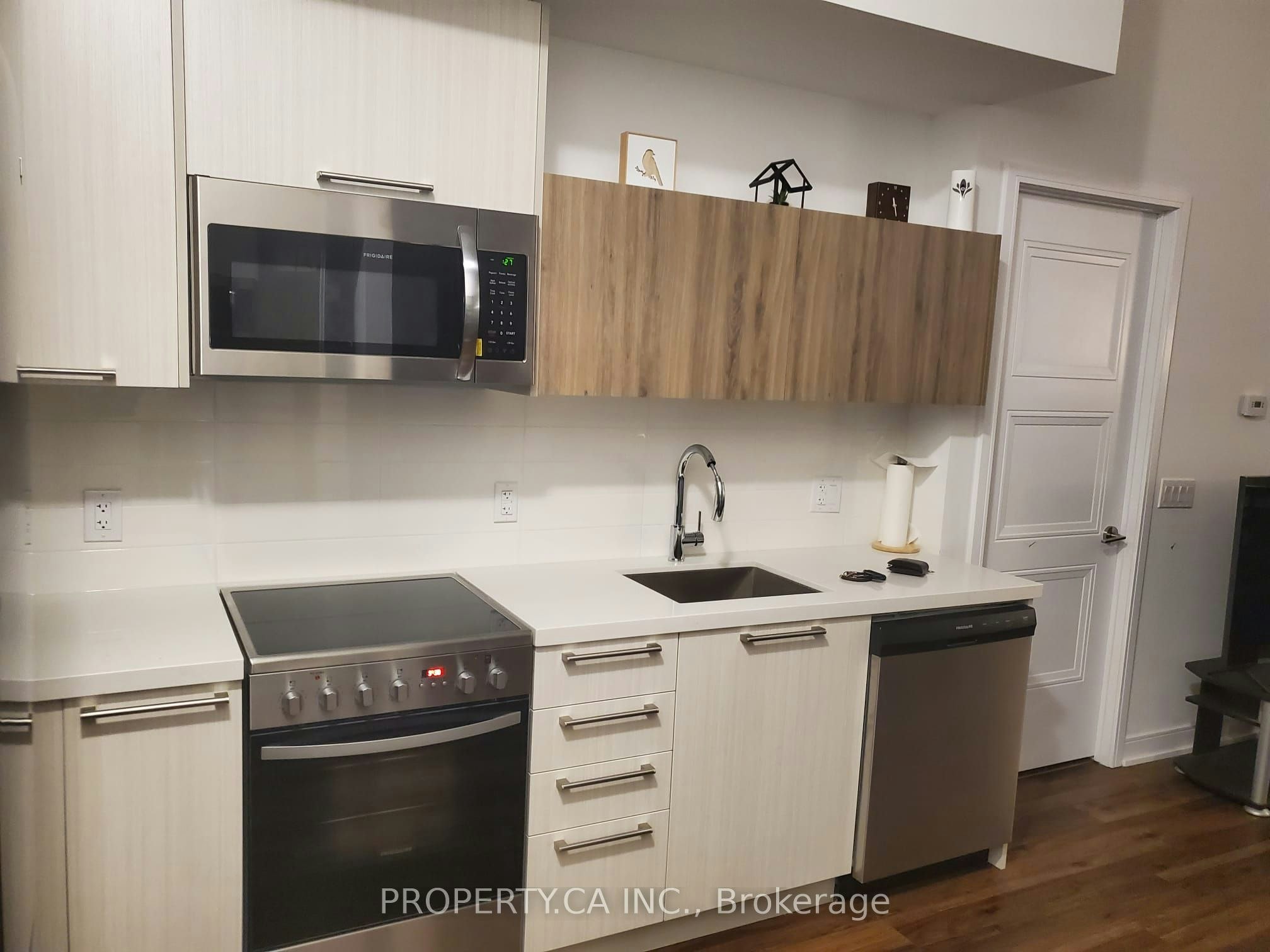 104-25 Neighbourhood Lane, Toronto, ON, M9Y 0C4 - 2