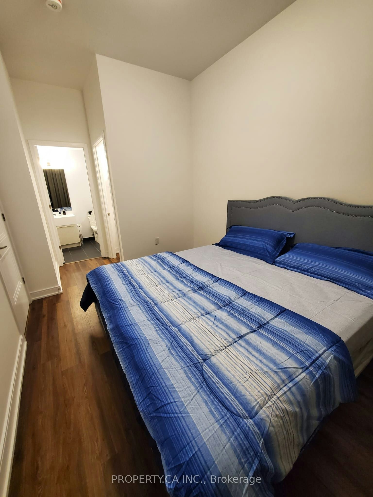104-25 Neighbourhood Lane, Toronto, ON, M9Y 0C4 - 7
