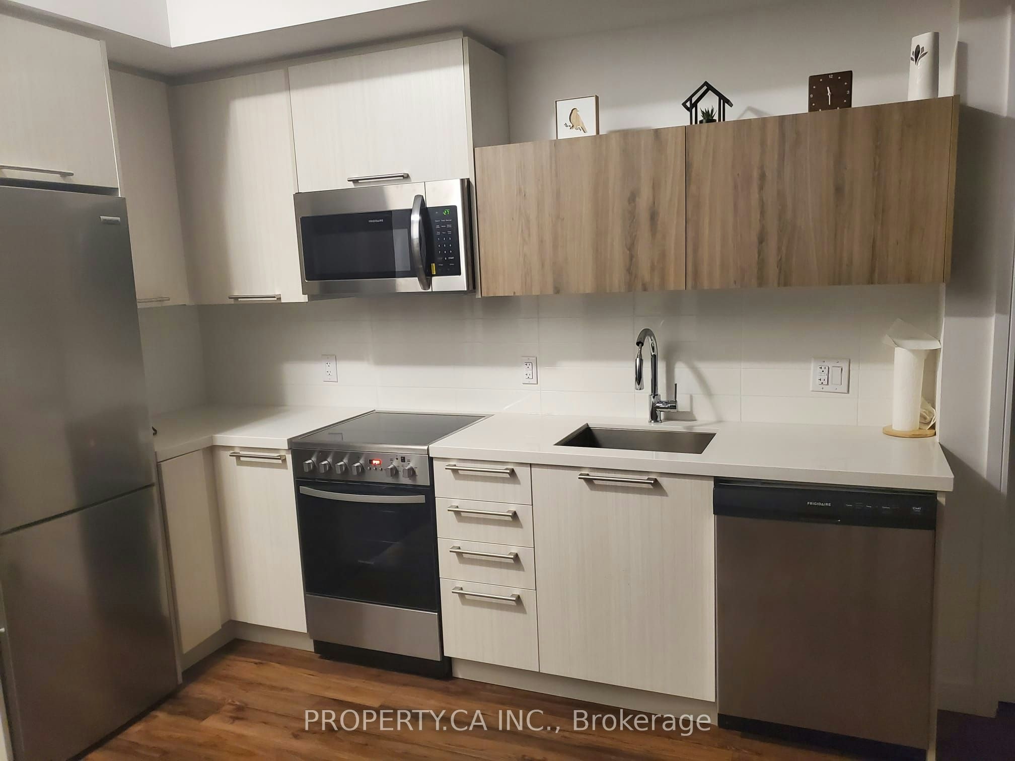104-25 Neighbourhood Lane, Toronto, ON, M9Y 0C4 - 5