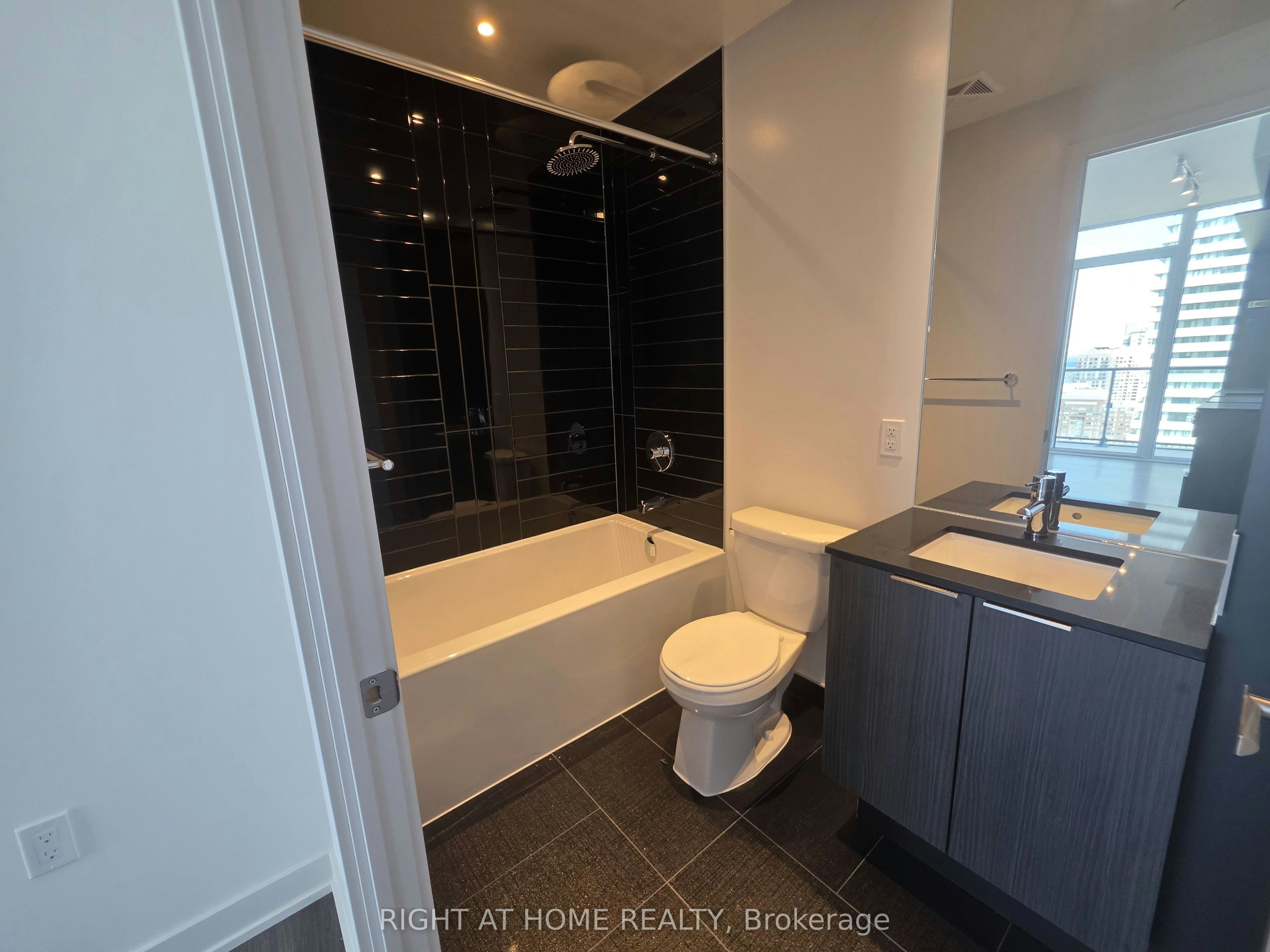 2908-448 Burnhamthorpe Road W, Mississauga, ON, L5B 0R4 - 13