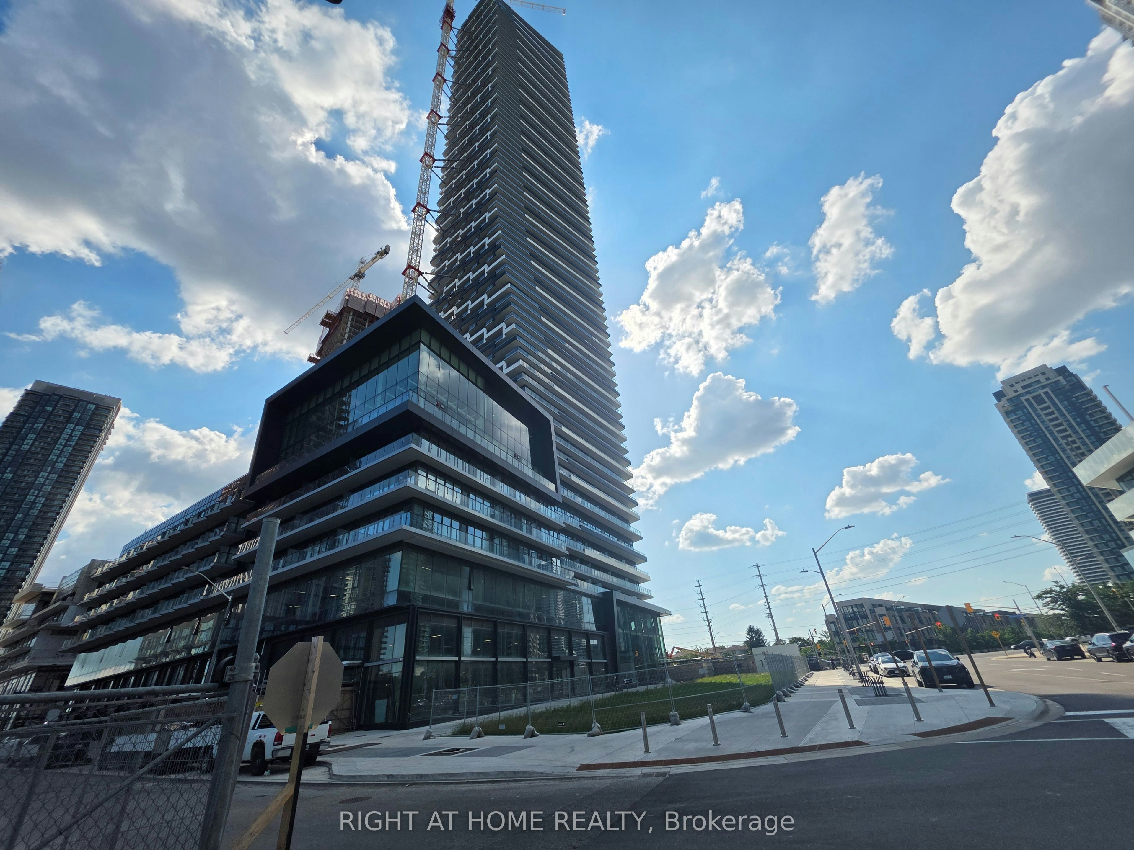 2908-448 Burnhamthorpe Road W, Mississauga, ON, L5B 0R4