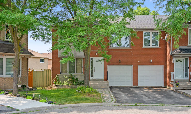 27 Lofty Pines Place