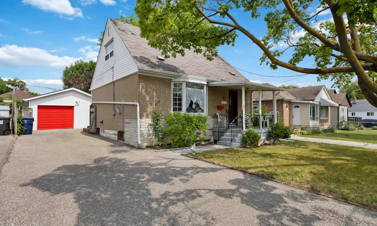 15 Huntsmoor Road