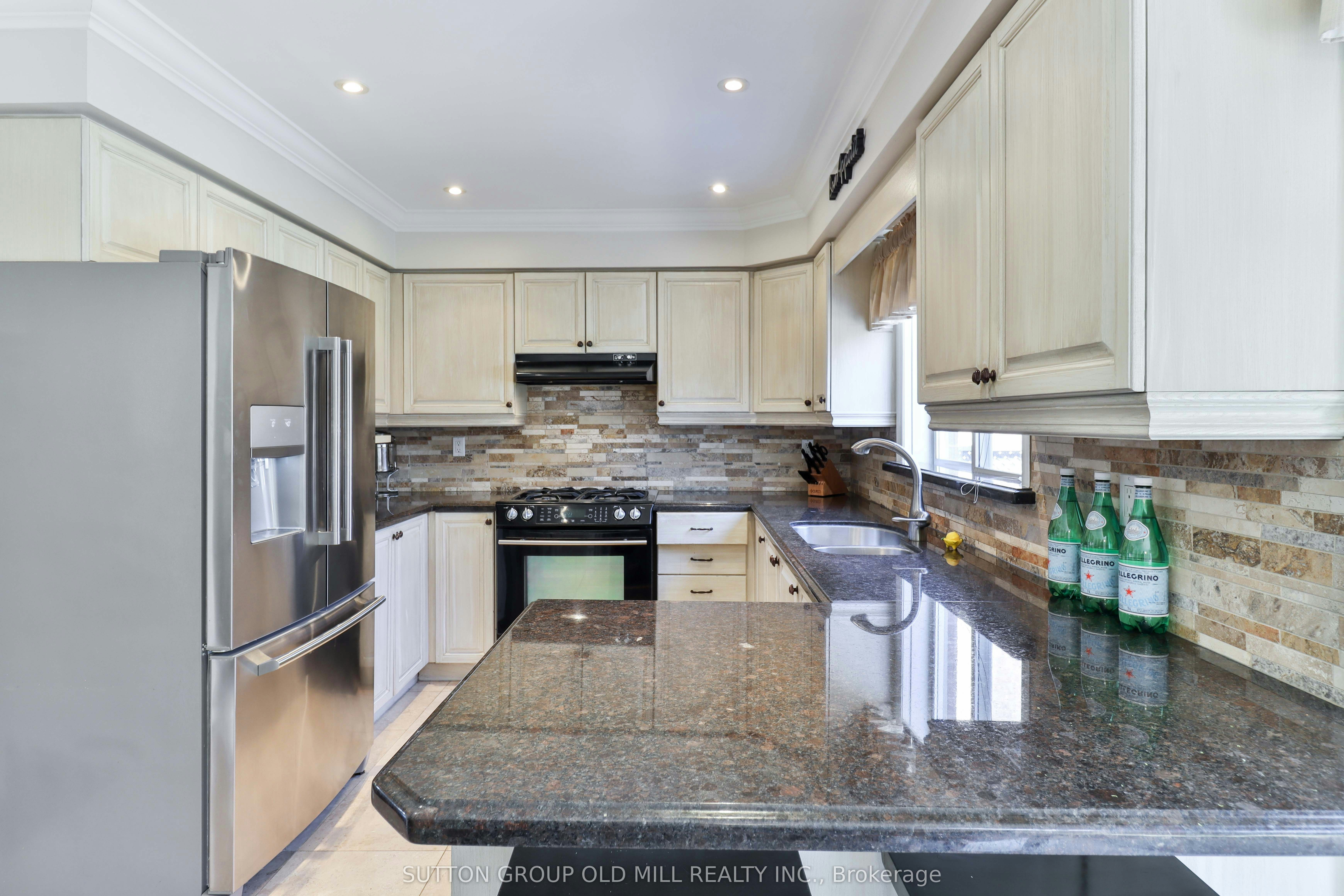 6835 Forest Park Drive, Mississauga, ON, L5N 6X5 - 10