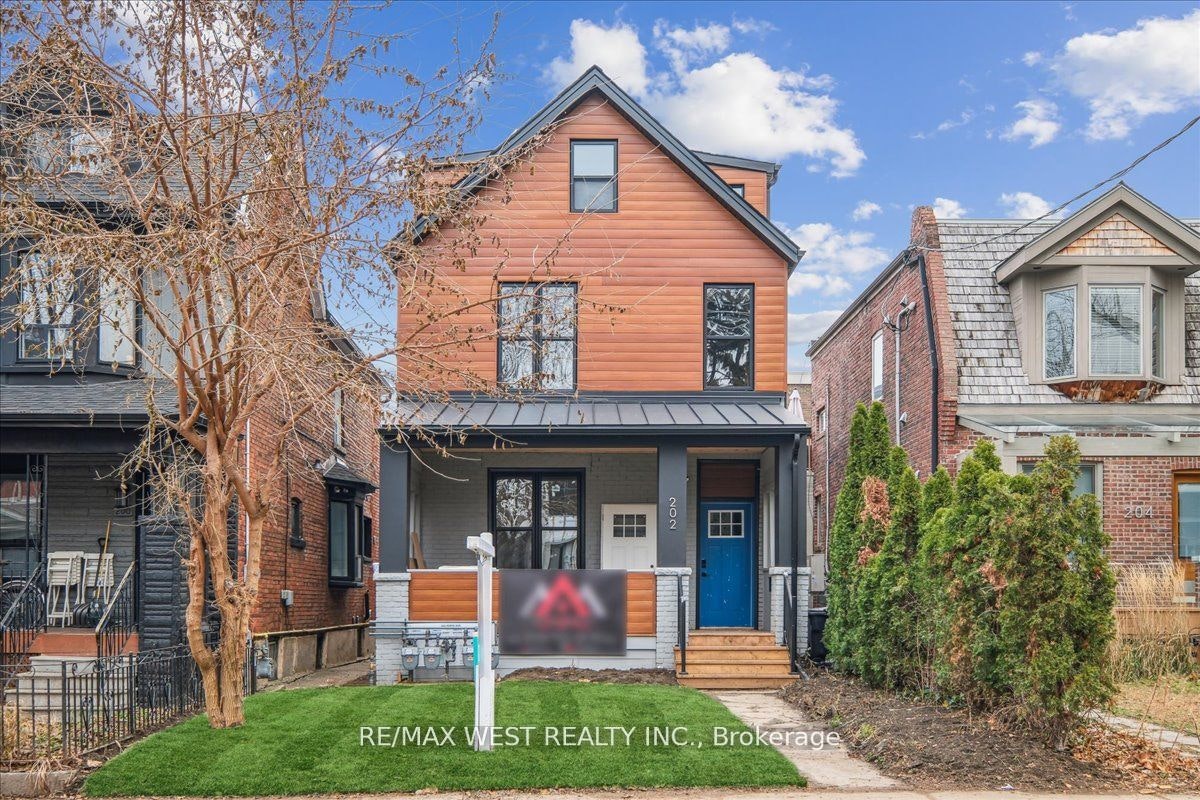 Lower-202 Perth Avenue, Toronto, ON, M6P 3K8